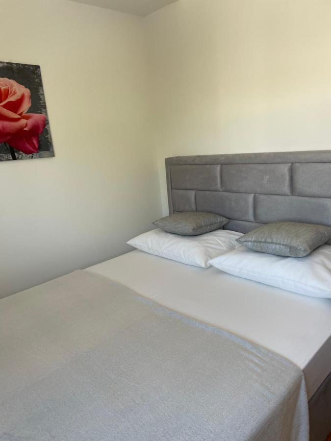 Apartments Vip Split Luaran gambar