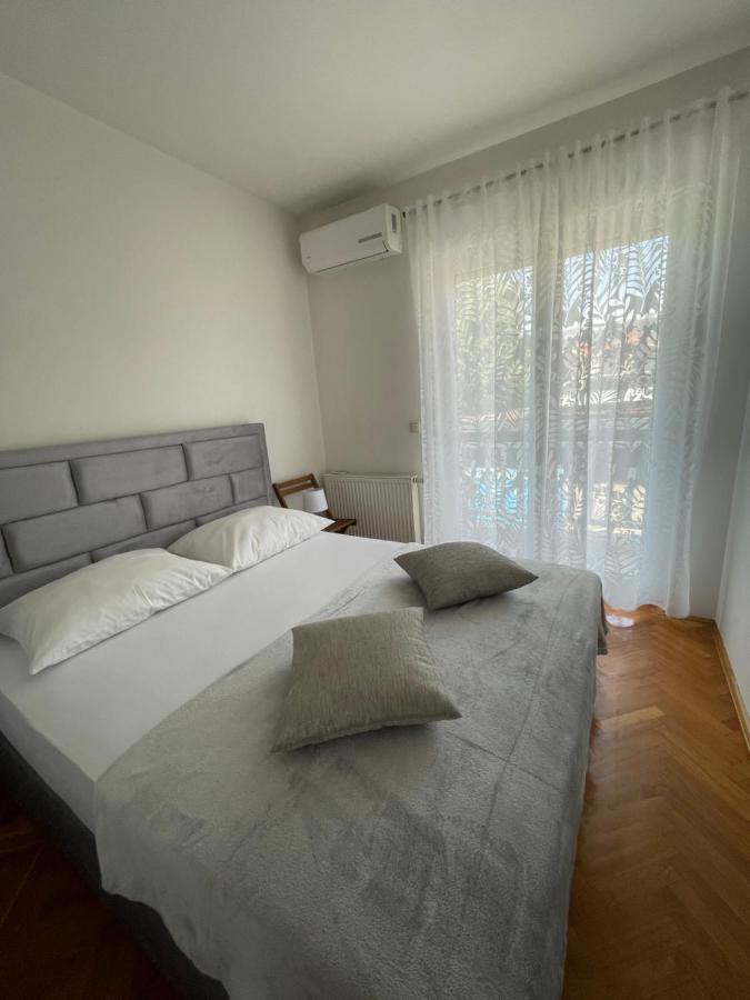 Apartments Vip Split Luaran gambar