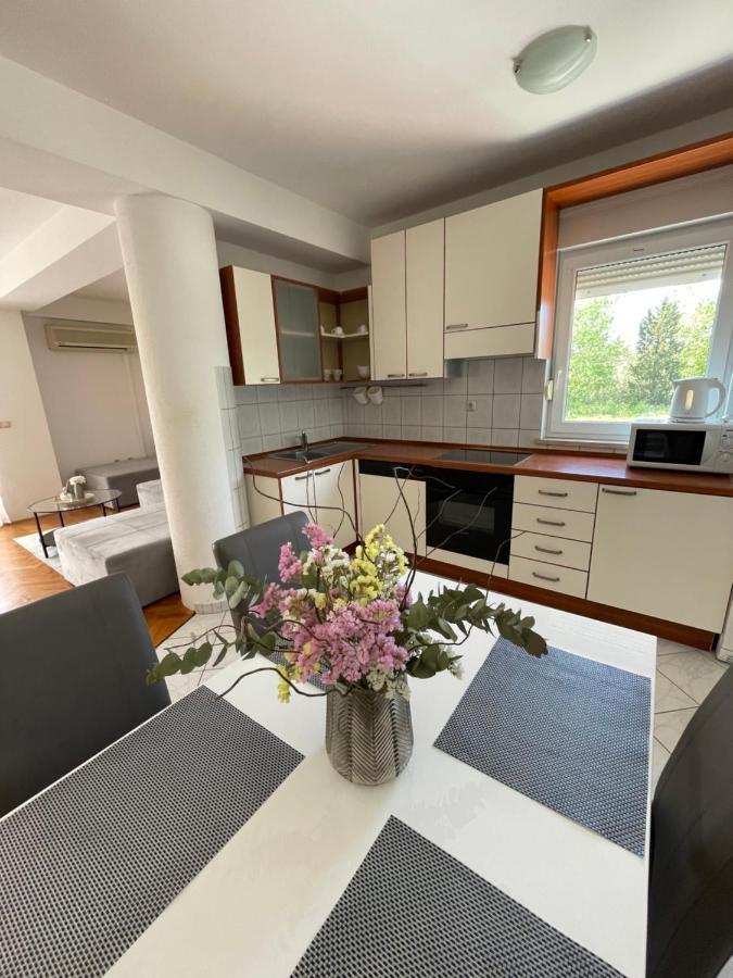 Apartments Vip Split Luaran gambar