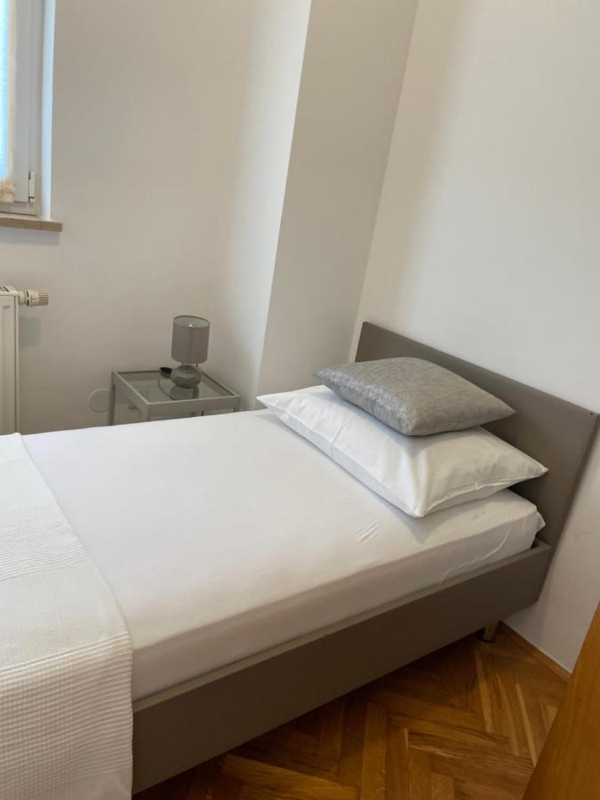 Apartments Vip Split Luaran gambar