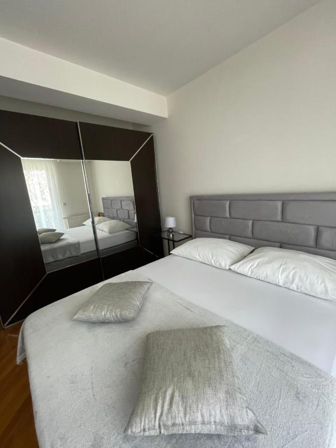 Apartments Vip Split Luaran gambar